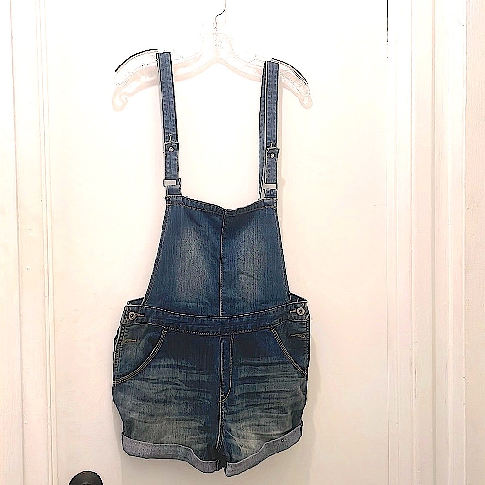 Levi’s shortalls in medium dark wash 1990’s style coverall s Medium
